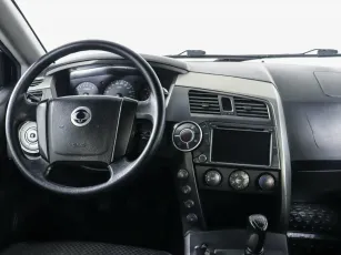 SsangYong  8