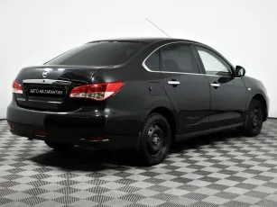 Nissan  5
