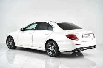 Mercedes-Benz  4