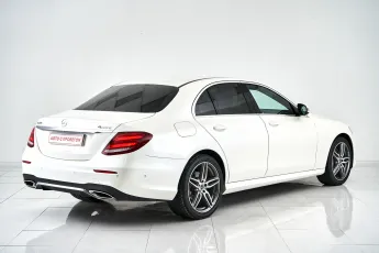 Mercedes-Benz  5