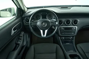 Mercedes-Benz  10