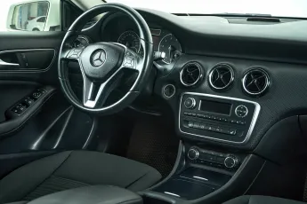 Mercedes-Benz  11