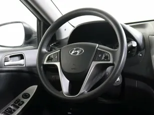 Hyundai  11