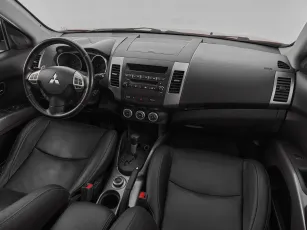 Mitsubishi  9
