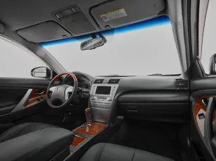 Toyota  9
