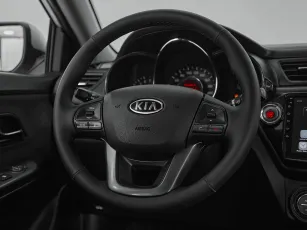 Kia  10