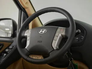 Hyundai  11