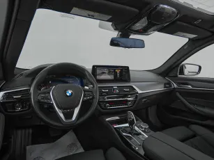 BMW  8