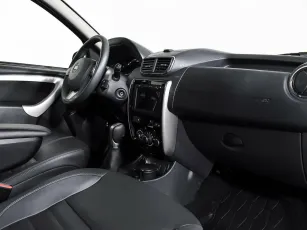 Nissan  8