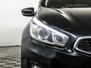 Kia  6