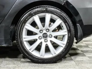 Kia  8