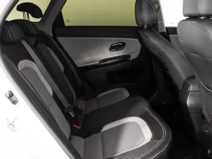 Kia  24