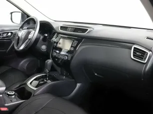 Nissan  5