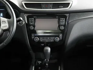 Nissan  8
