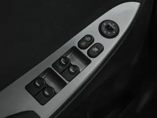 Hyundai  13
