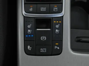 Kia  23