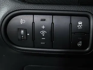 Kia  10