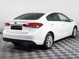 Kia  3