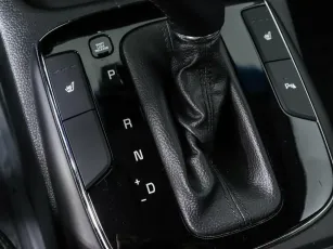 Kia  9