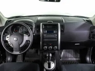 Nissan  10