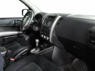 Nissan  9