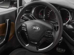 Kia  10