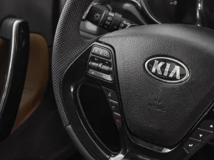 Kia  11