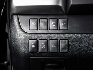 Toyota  9