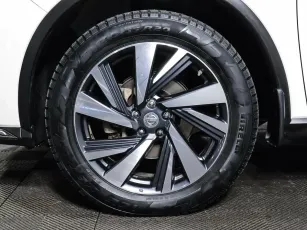 Nissan  10