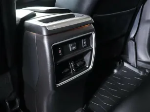 Nissan  22