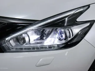 Nissan  8