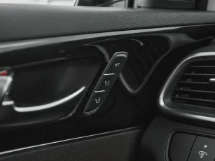 Kia  15