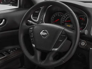 Nissan  10