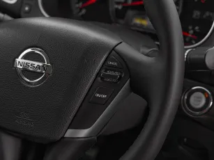 Nissan  12