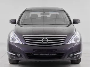 Nissan  2