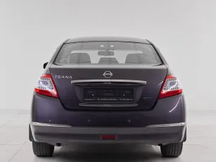 Nissan  5