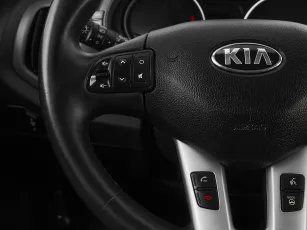 Kia  11