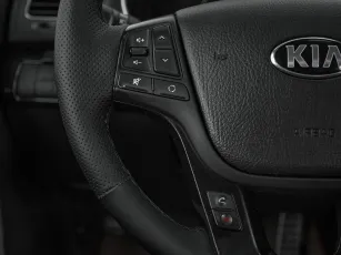 Kia  11