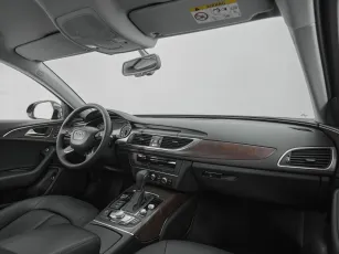 Audi  9