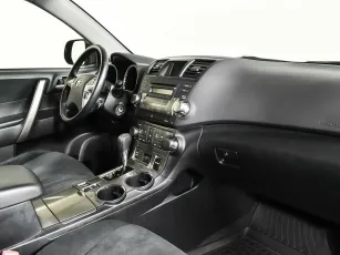 Toyota  9