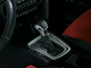 Kia  9