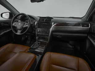 Toyota  9