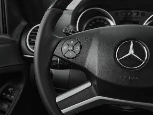 Mercedes-Benz  12