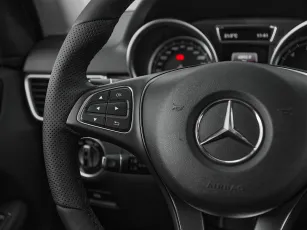 Mercedes-Benz  12