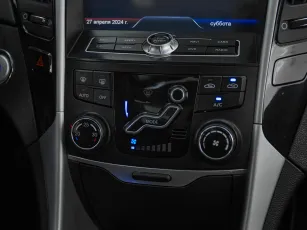 Hyundai  20