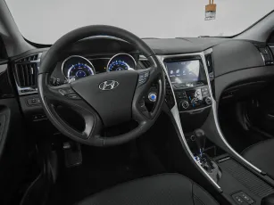 Hyundai  8