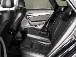 Hyundai  12