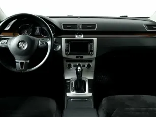 Volkswagen  8