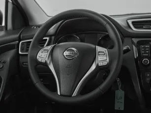 Nissan  10