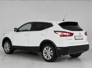 Nissan  4